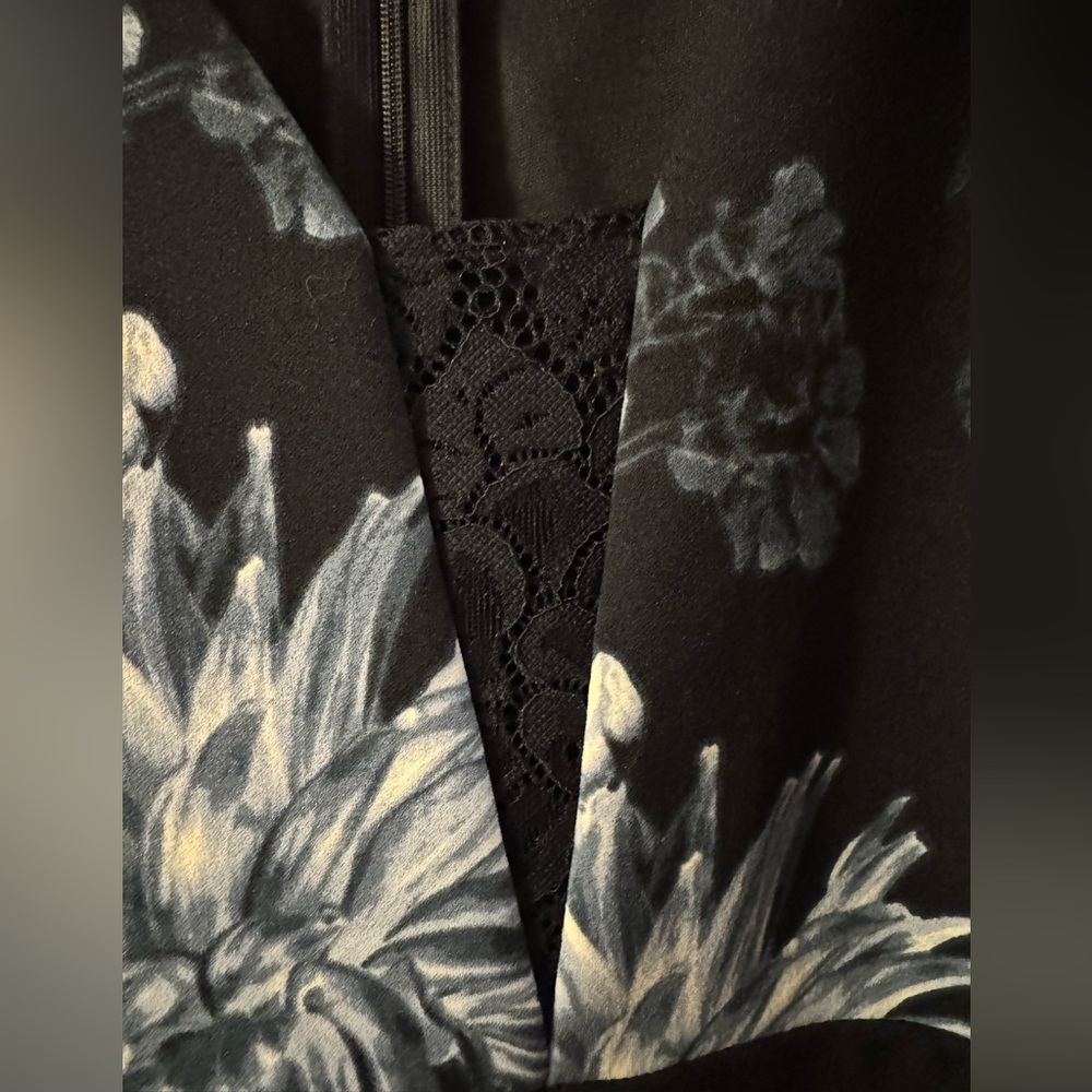 Blue Floral Sleeveless Le Chateau XL Dress - Picture 2 of 3